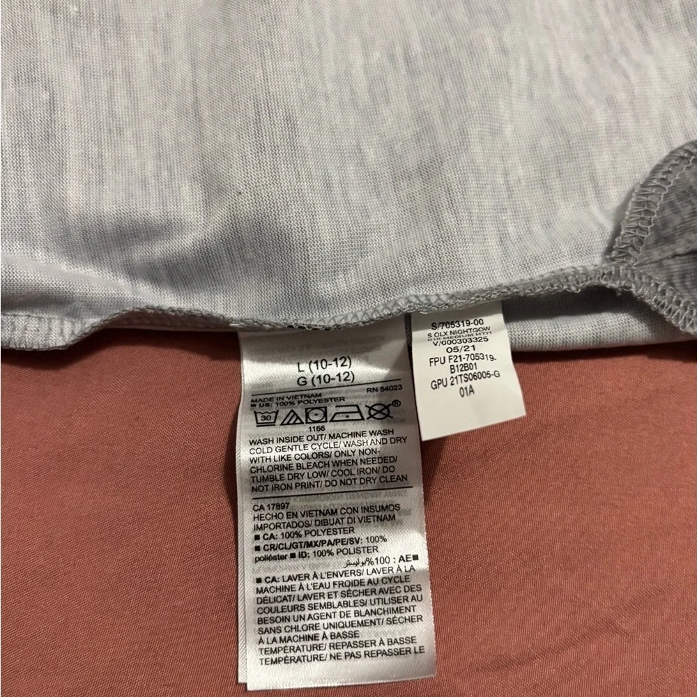 Old Navy Heather Gray T-Shirt